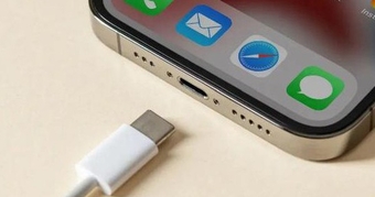 Tìm hiểu về USB-C trên iPhone 15.